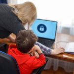 Sharenting: i consigli del Garante Privacy ai genitori per la sicurezza online dei propri figli